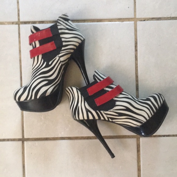 STILETTO BOOTIES - Picture 3 of 10